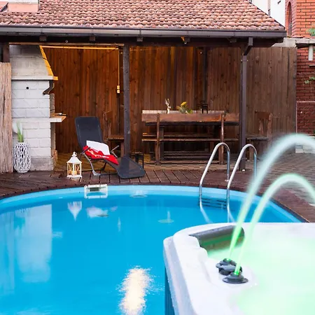 Apartment 2 Bedroom Cozy In Kastel Kambelovac