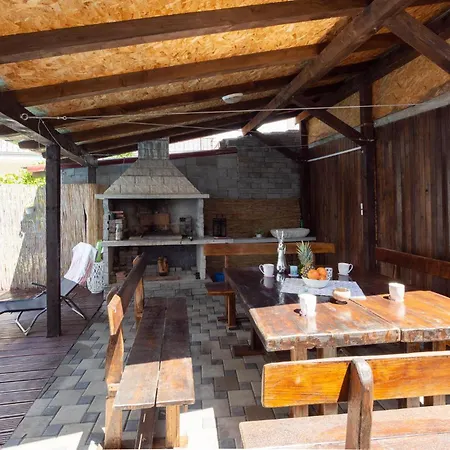 2 Bedroom Cozy In Kastel Kambelovac Apartment
